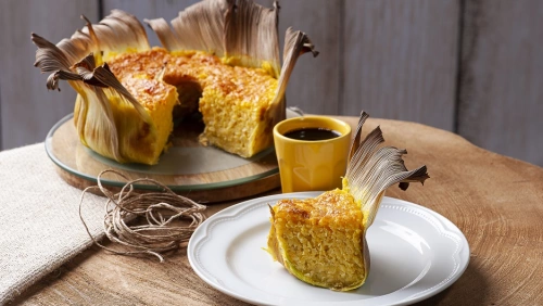 Macio e cremoso: aprenda a receita do delicioso bolo de milho