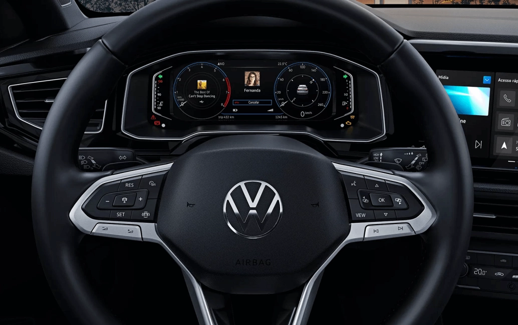 Painel digital e volante multifuncional do Volkswagen Nivus.