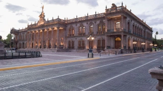 Palácio do Governo, Monterrey, México. Grande construção em estilo neoclássico.
