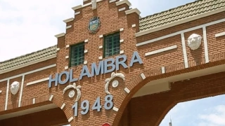 Fachada da entrada da cidade de Holambra em SP.