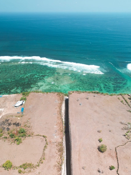 Vista aérea de praia paradisíaca na Indonésia