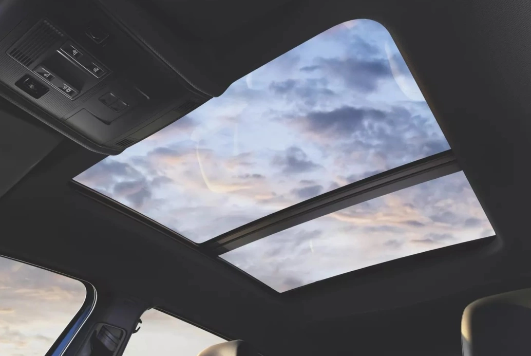 Teto solar panorâmico Sky View do Volkswagen T-Cross.